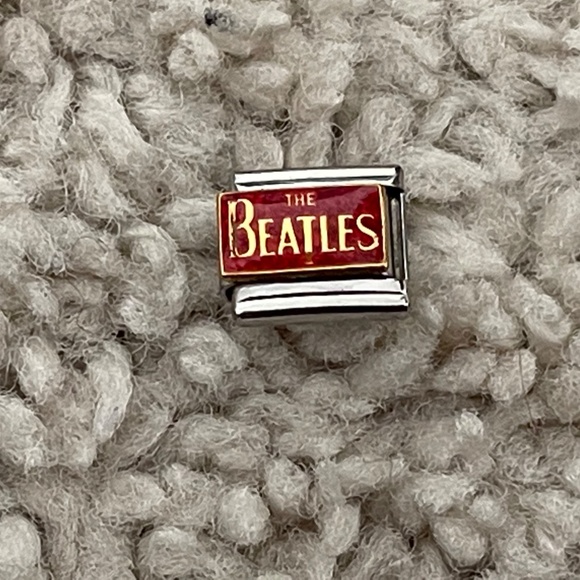 Casa Dor'o Beatles Red Logo Italian Charm - Picture 1 of 2